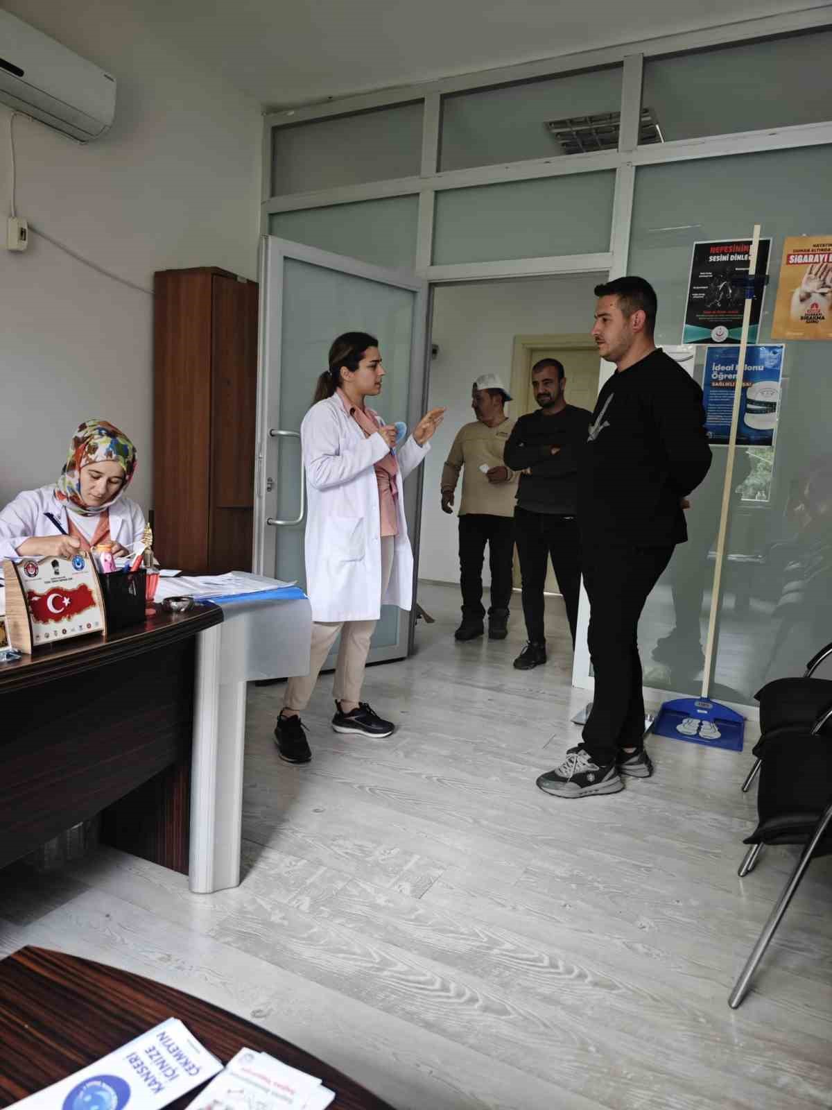 Çalışanların boyunu kilosunu ölçtüler
