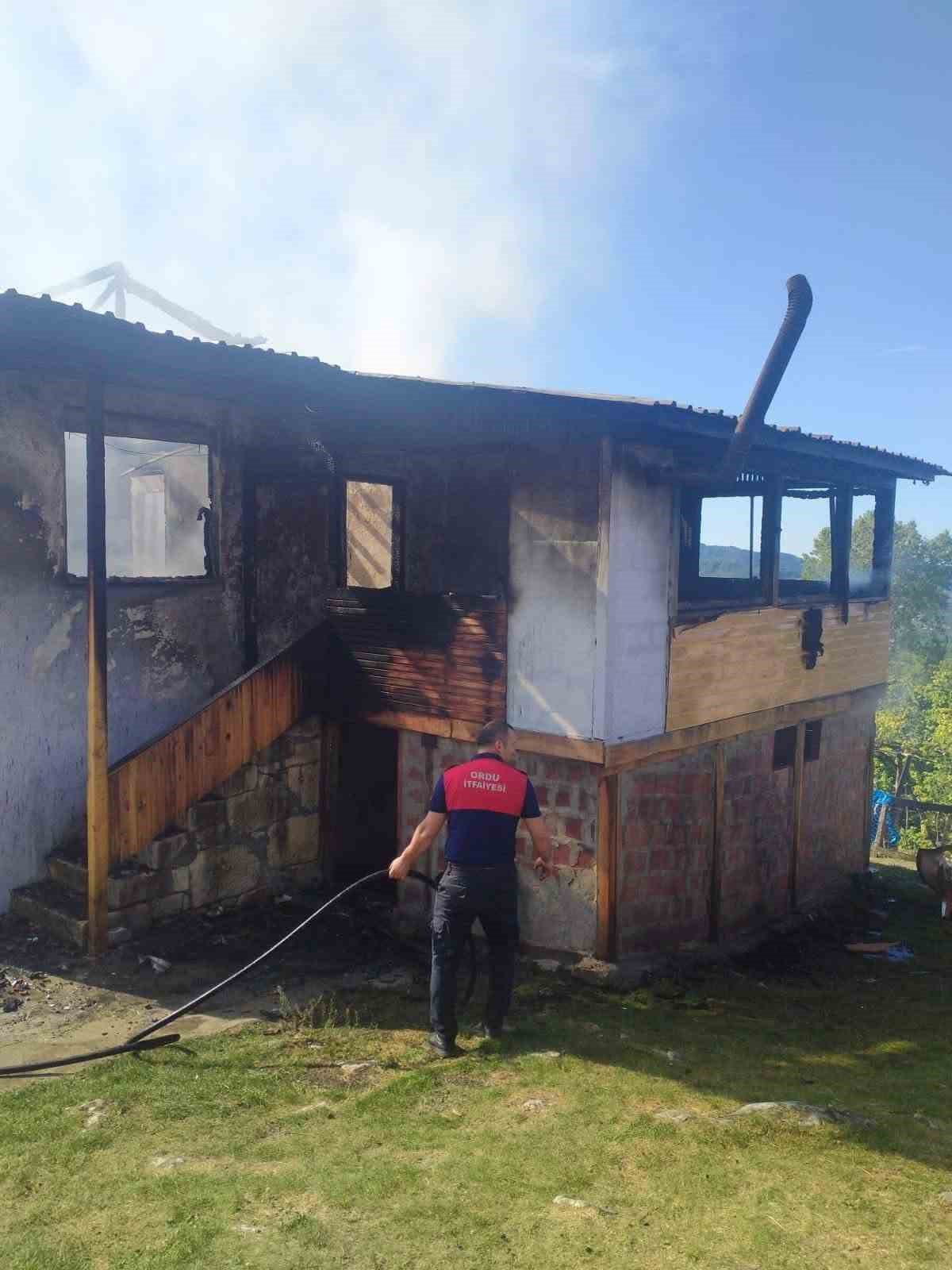 Ordu&rsquo;da ev yangını
