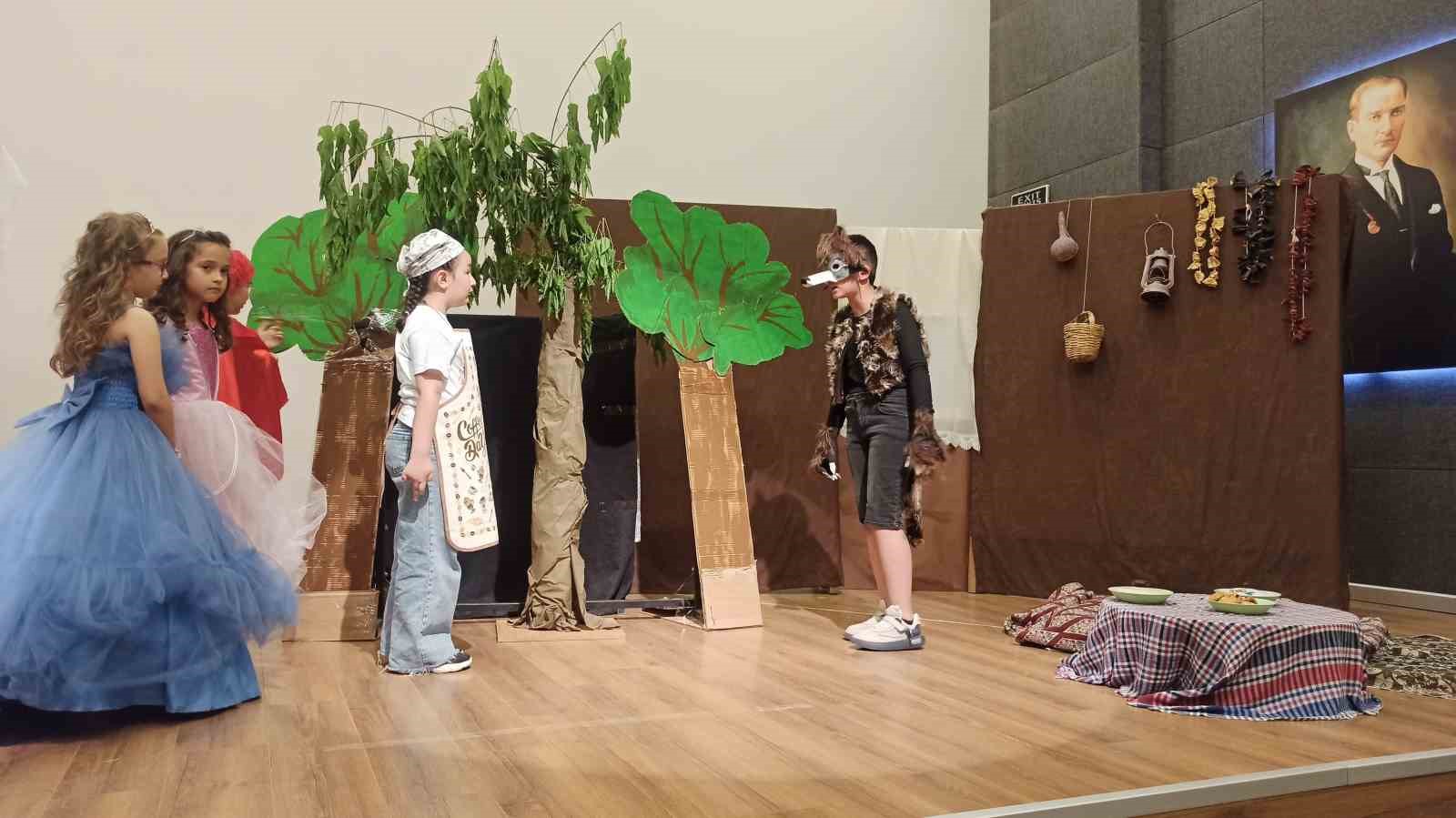 Miniklerden b&uuml;y&uuml;k g&ouml;steri
