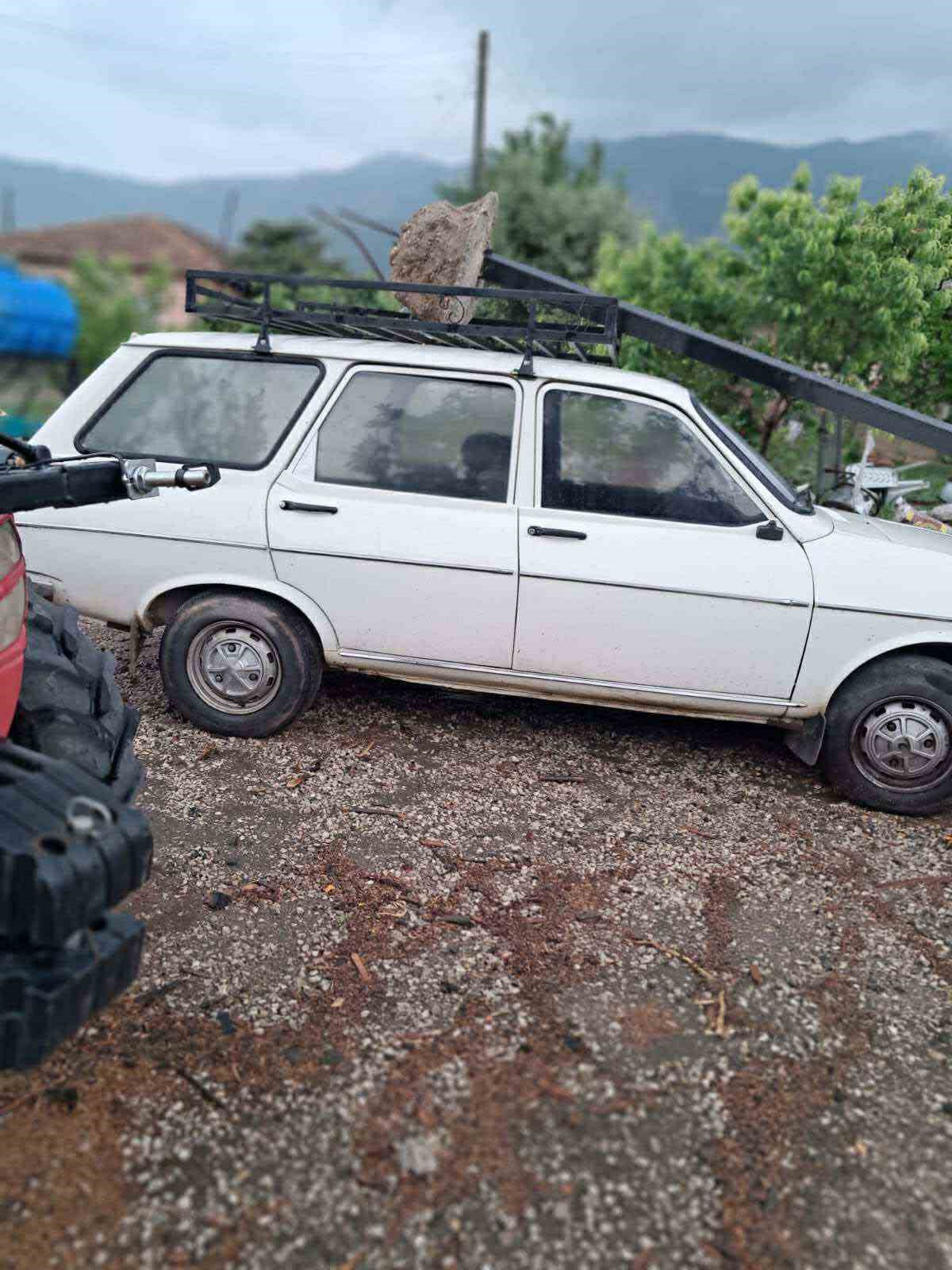 Kısa süreli yağış ve fırtına korku dolu anlar yaşattı
