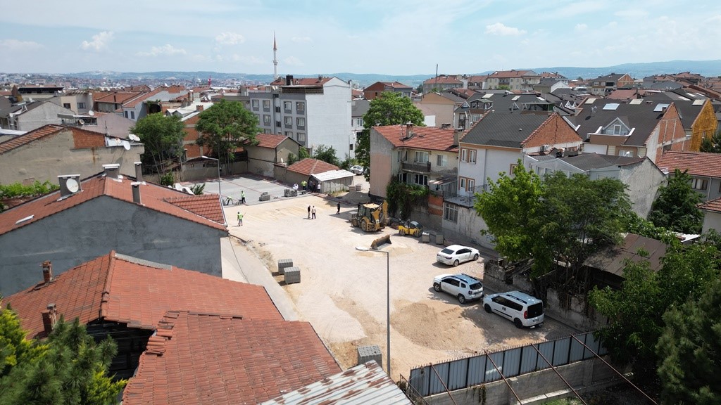 İneg&ouml;l Belediyesi&rsquo;nden &uuml;cretsiz otopark alanı
