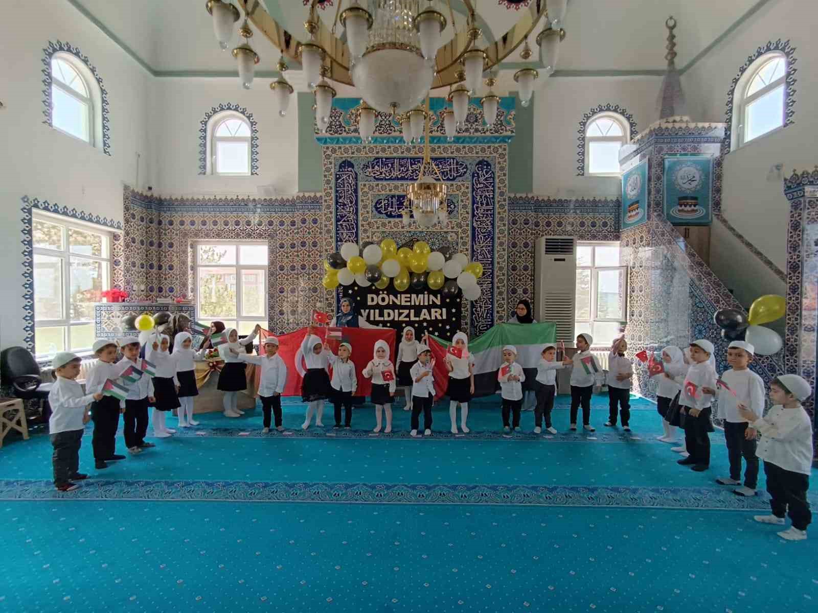 Emet’te Babukbey 4-6 Yaş Kuran Kursunun mezuniyet programı