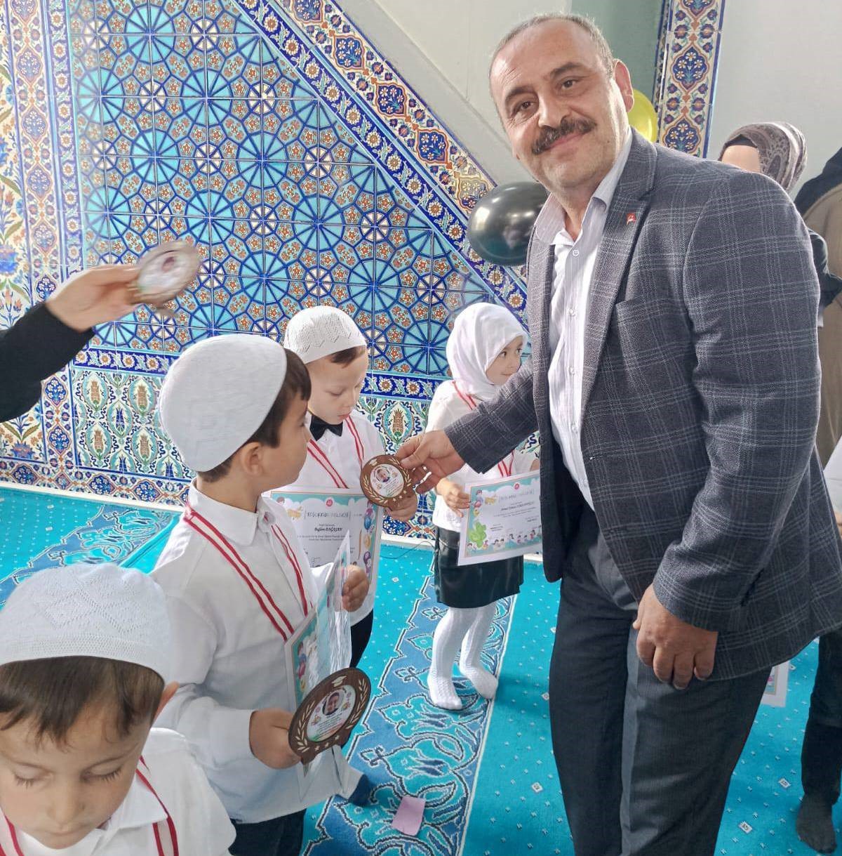 Emet’te Babukbey 4-6 Yaş Kuran Kursunun mezuniyet programı
