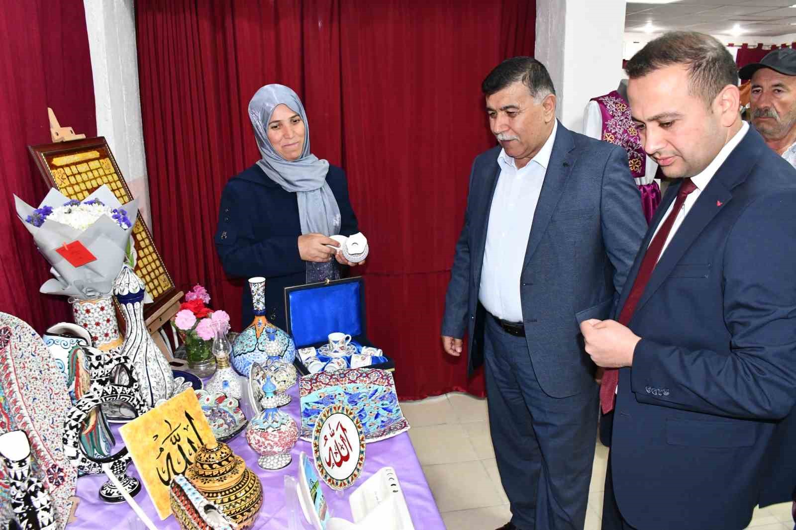 Emet Halk Eğitim Merkezi’nden yıl sonu sergisi