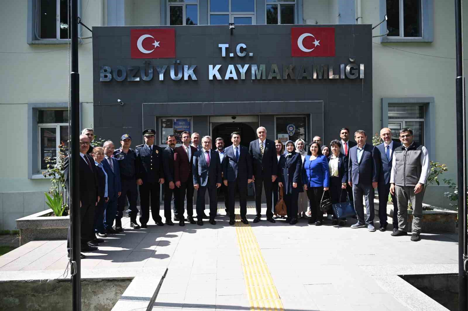 Vali Aygöl’den Bozüyük’e veda ziyareti