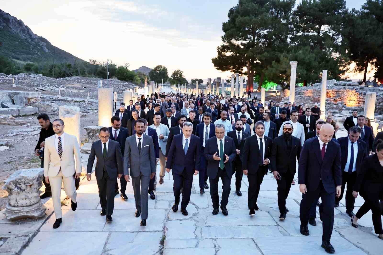 THY’nin "Connect to Türkiye" etkinliği İzmir’de büyük ilgi gördü
