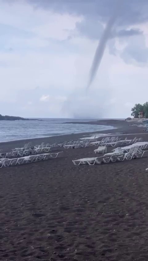 Alanya&rsquo;da hortum korkuttu
