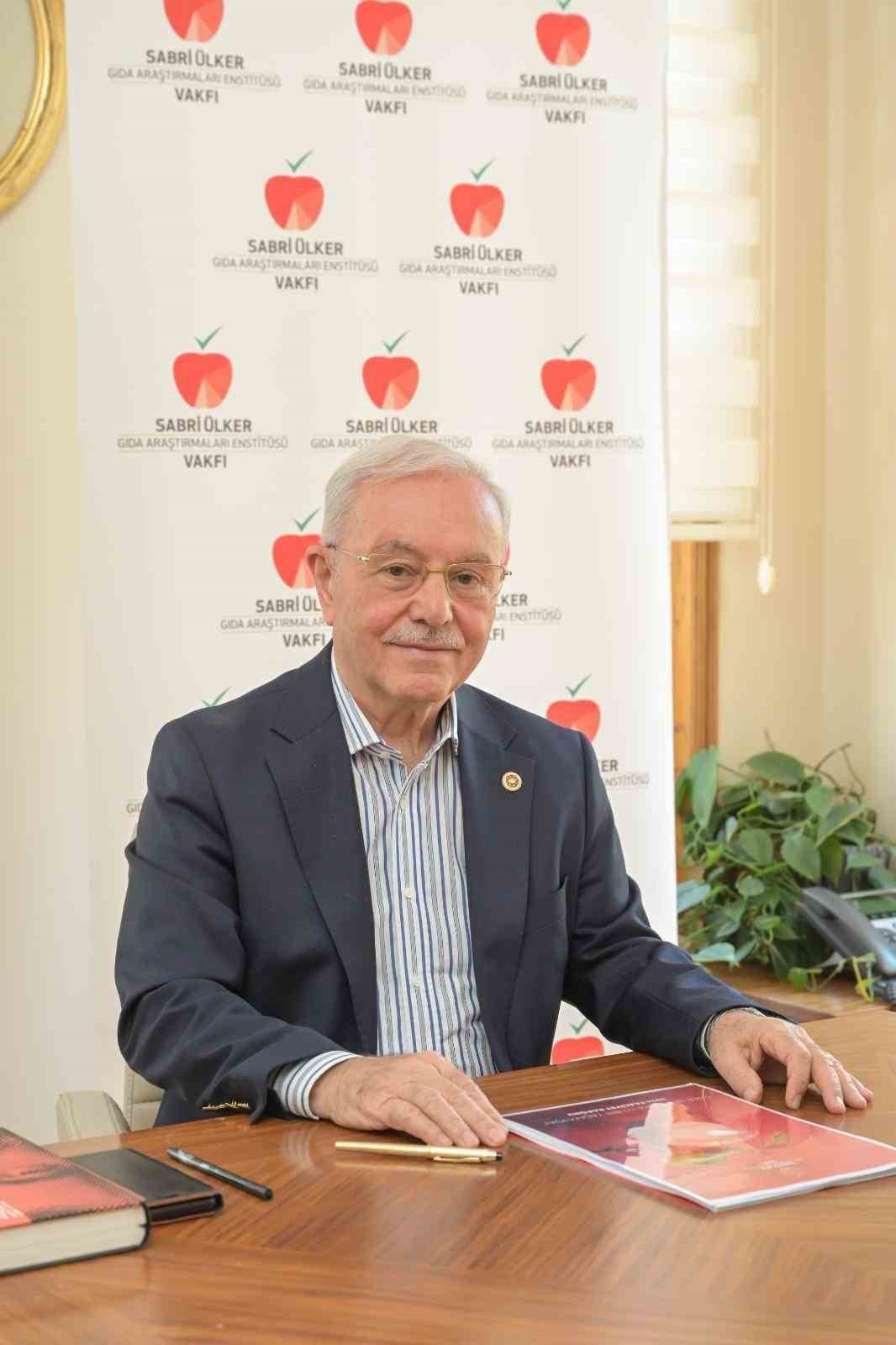 Sabri &Uuml;lker Vakfı&rsquo;ndan "Sevimli ve Dengeli Tabaklar"a &ouml;d&uuml;l
