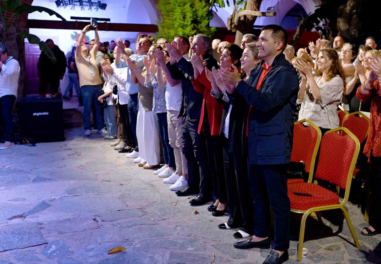 Anadolu Ateşi yaz boyunca Kuşadası’nda yanacak
