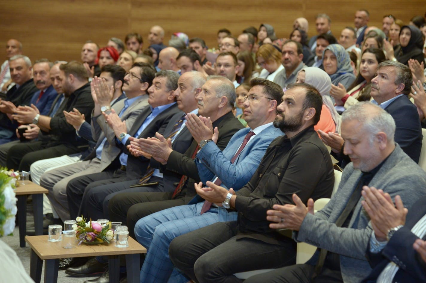 Mustafa Hakan G&uuml;ven&ccedil;er Fen Lisesi&rsquo;nde mezuniyet coşkusu

