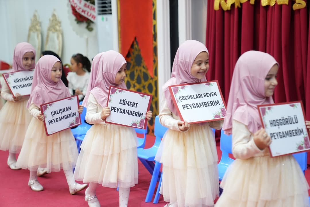 Kur’an kurslarının yıl sonu kapanış programı yoğun ilgi gördü