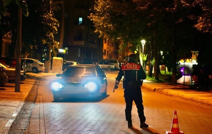 Isparta’da asayiş ve trafik uygulamasında 13 sürücüye cezai işlem uygulandı