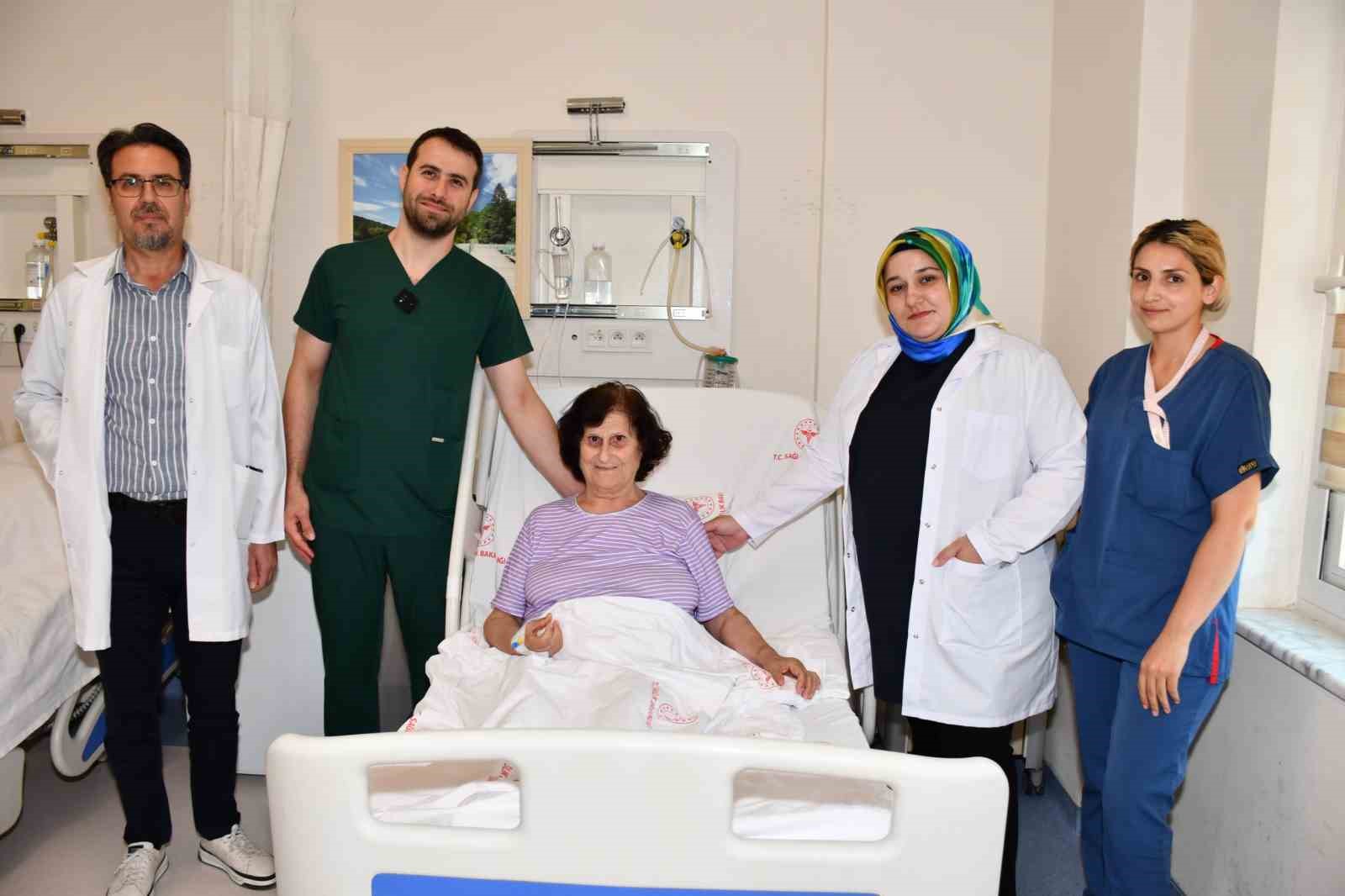 Alanya’da aynı anda iki başarılı akciğer kanseri operasyonu