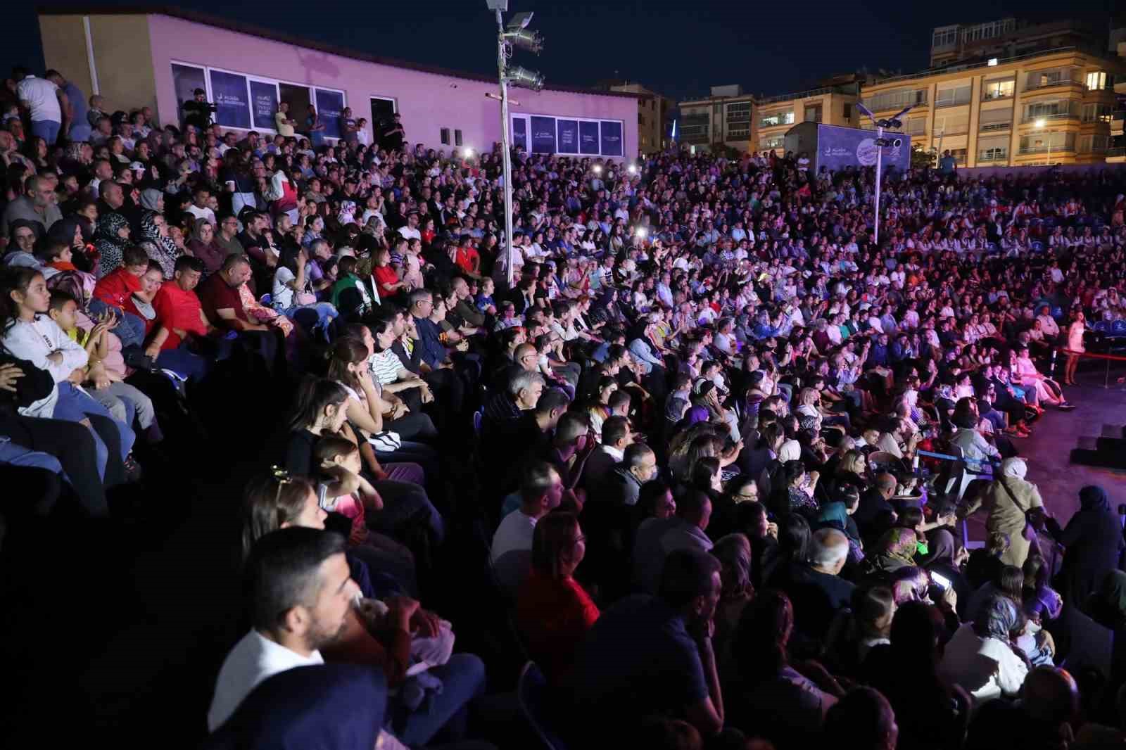 ASEV &ouml;ğrencilerinden g&ouml;rkemli kapanış
