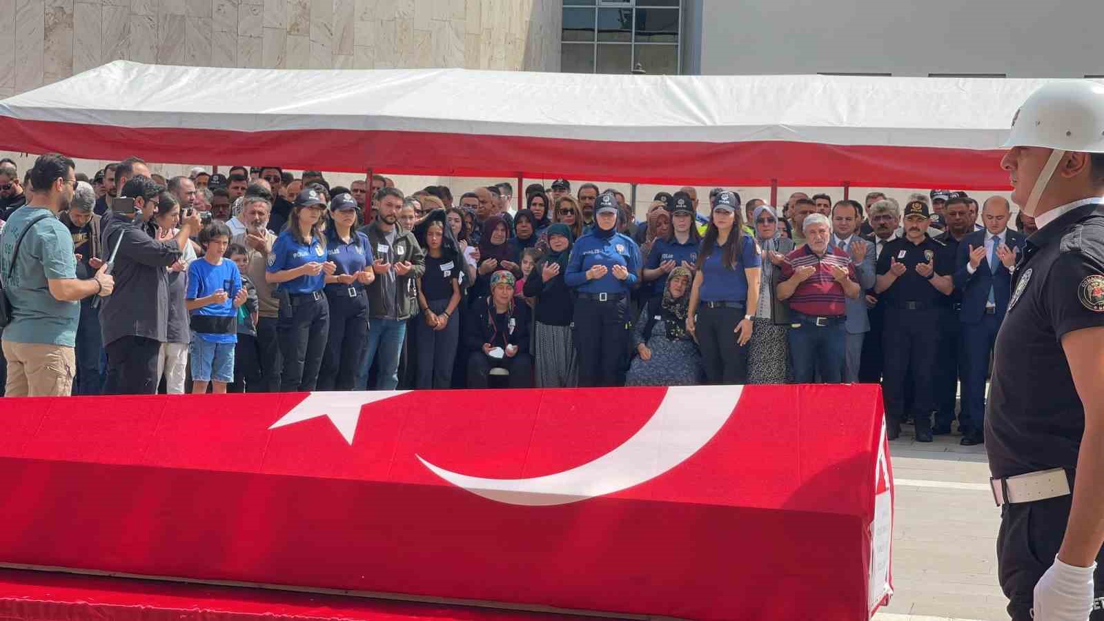 Osmaniye’de kalp krizi sonucu vefat eden polis memuru için tören düzenlendi