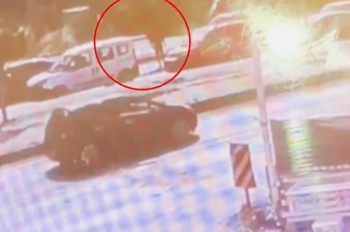 3 kişinin hayatını kaybettiği silahlı saldırı kamerada