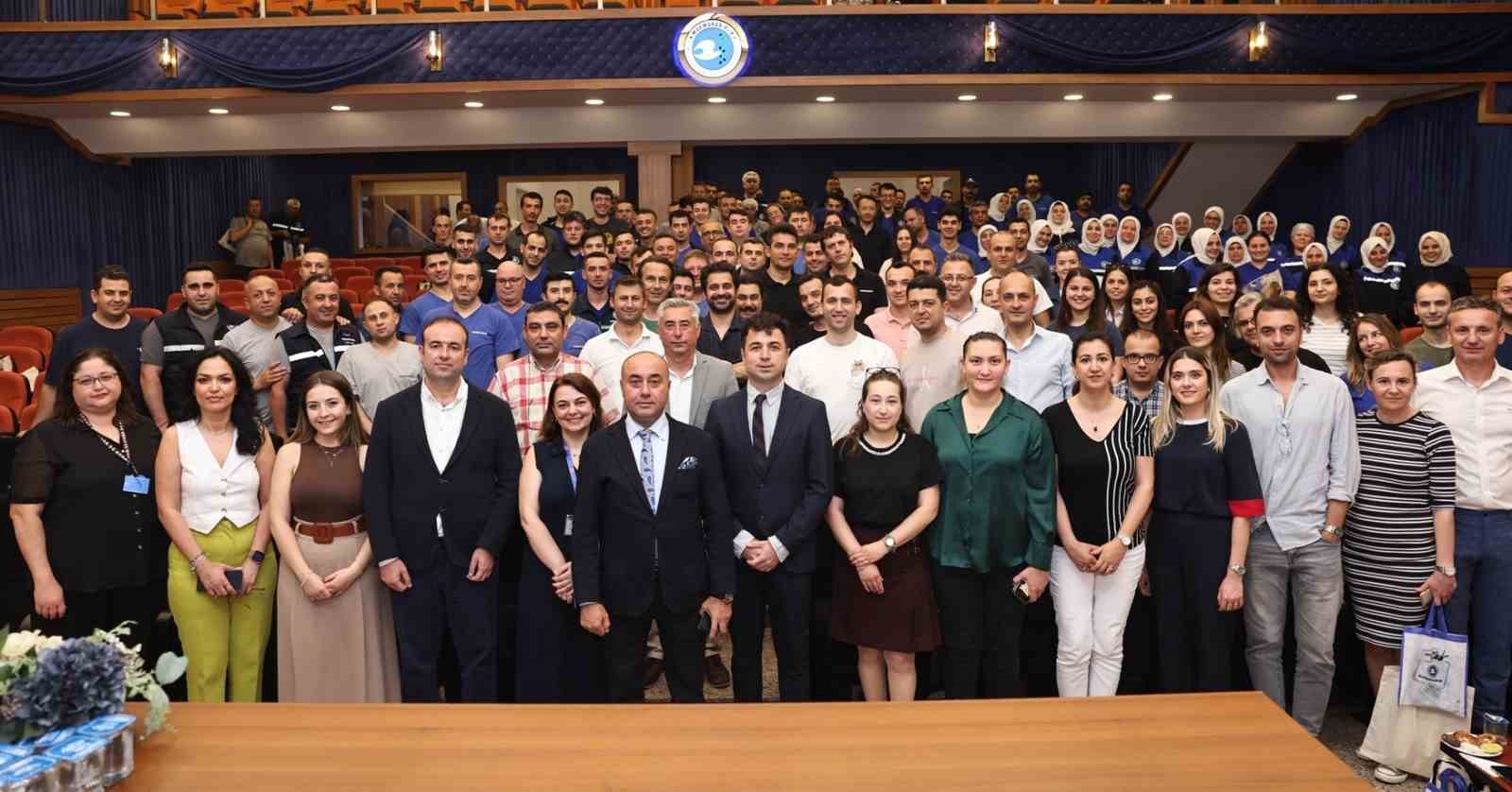 Oyuncu Uğur Uzunel, Marmarabirlik işçileriyle Rıfat Ilgaz’ı konuştu