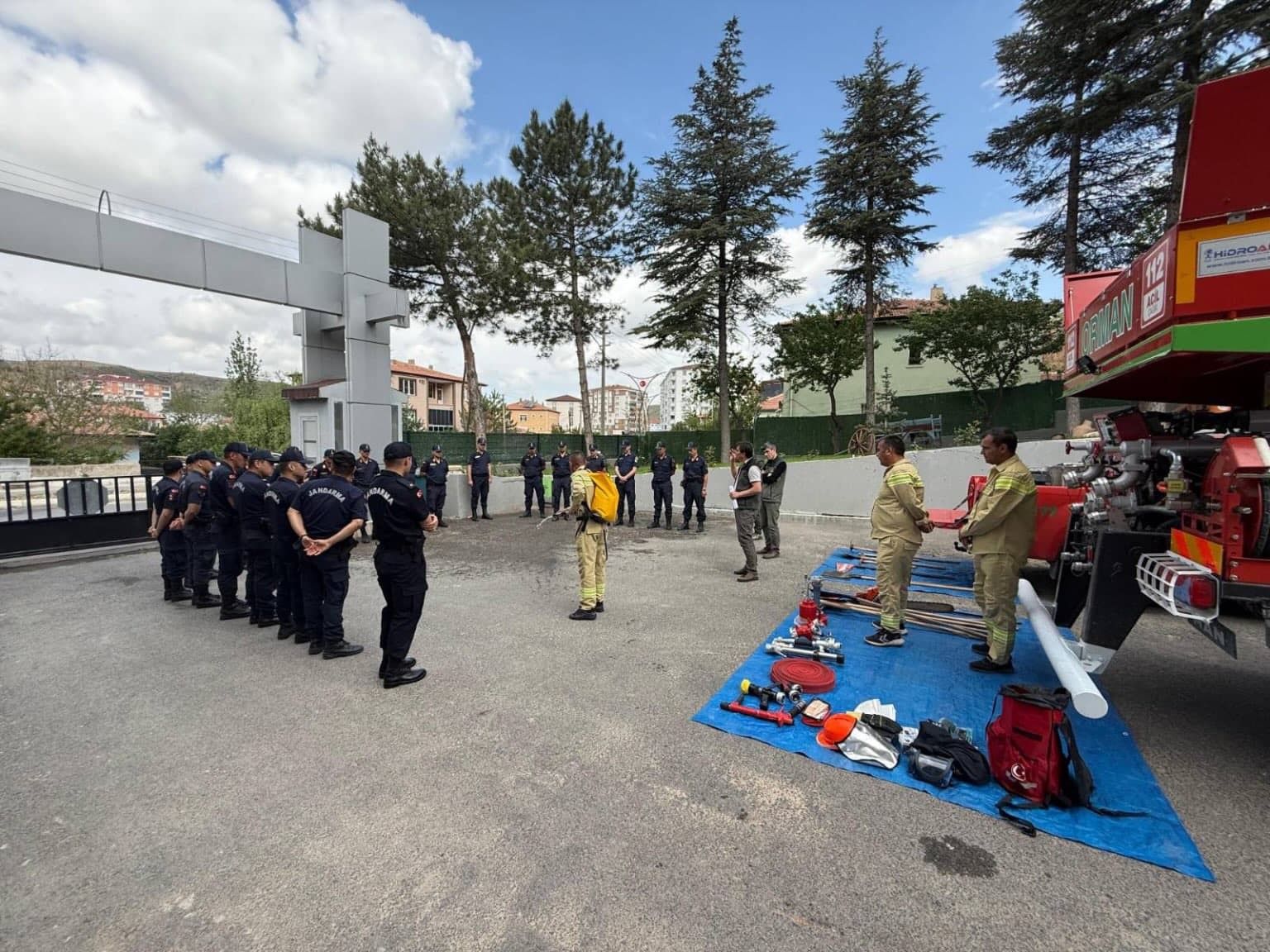 Jandarma Komutanlığı personeline yangın eğitimi verildi
