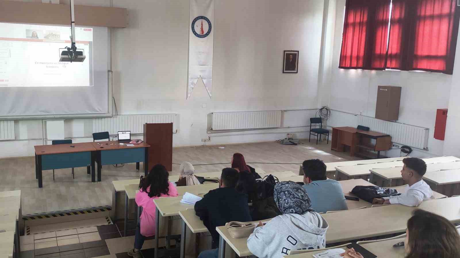 Hisarcık MYO’da "CV Hazırlama ve Mülakat Teknikleri" konulu konferans