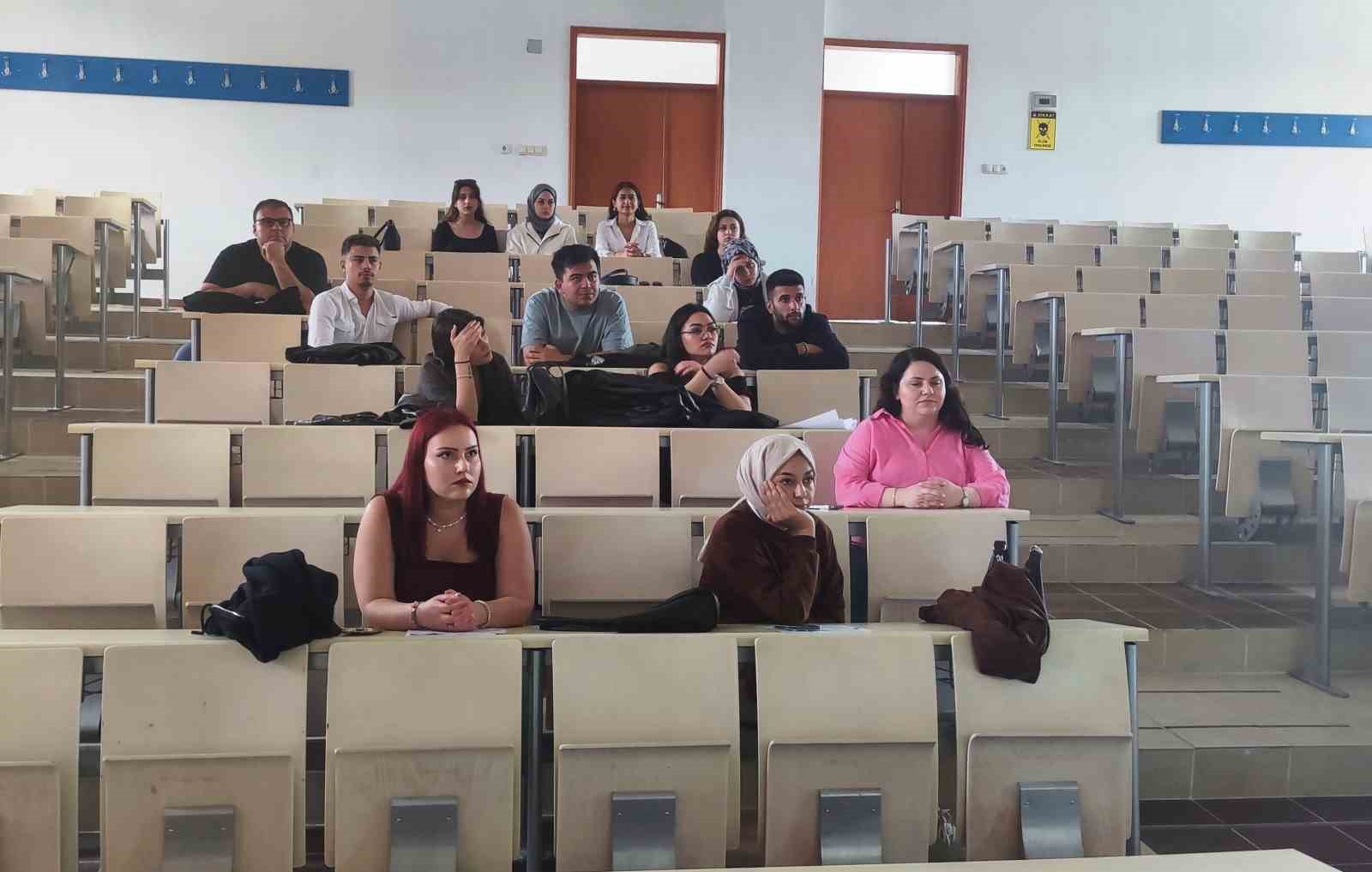Hisarcık MYO&rsquo;da "CV Hazırlama ve M&uuml;lakat Teknikleri" konulu konferans
