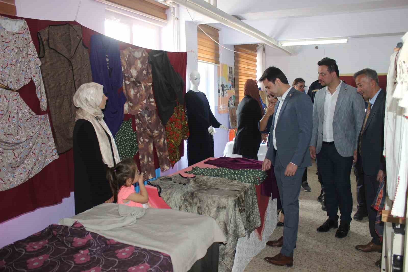 T&uuml;rkeli&rsquo;de yıl sonu sergisi
