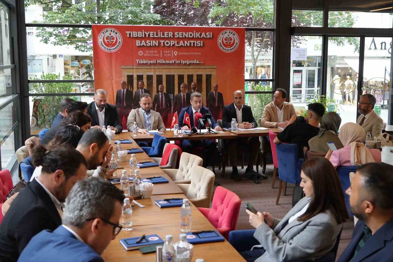 Tıbbiyeliler Sendikası Ankara’da kuruldu