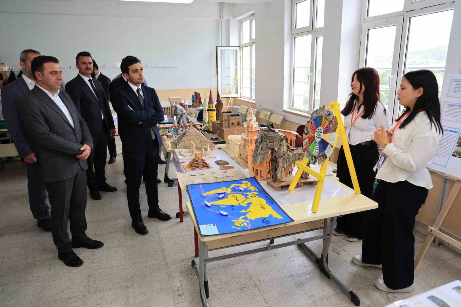 Çameli Anadolu Lisesi Bilim Fuarındaki projeler göz doldurdu
