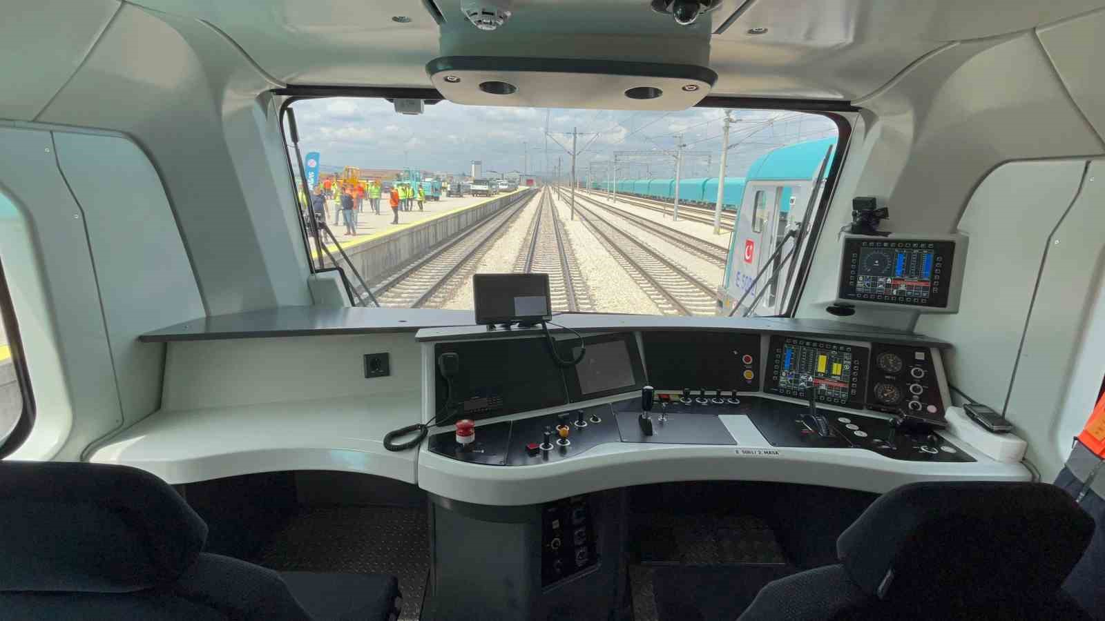 Bakan Uraloğlu, T&Uuml;RASAŞ Ara&ccedil; Teslim T&ouml;reni&rsquo;ne katıldı
