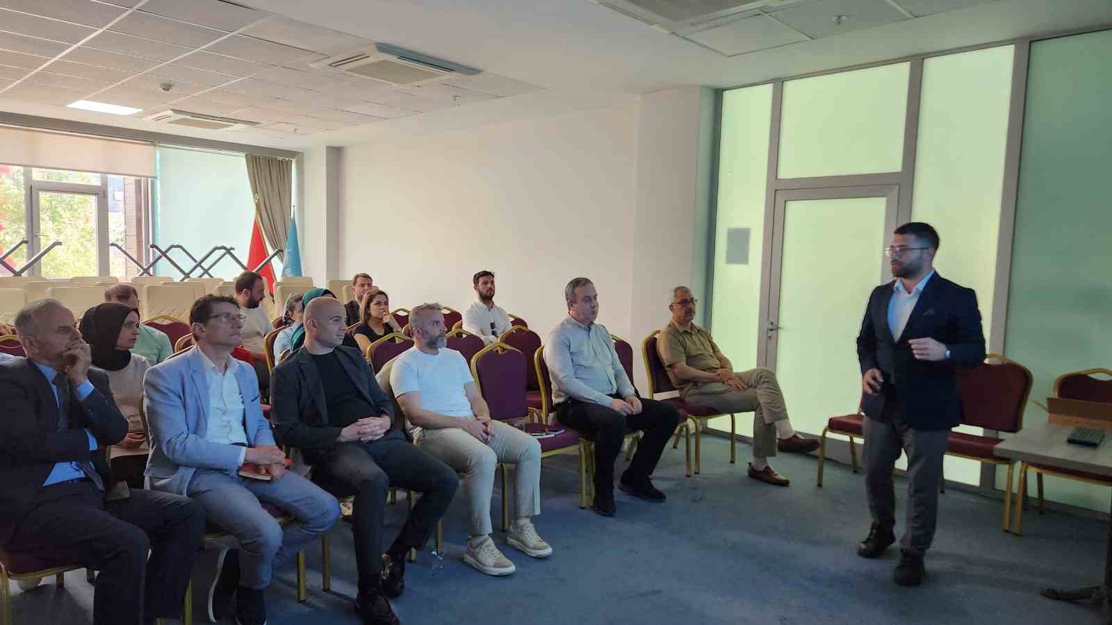 Belediye personeline kamuda etik eğitimi
