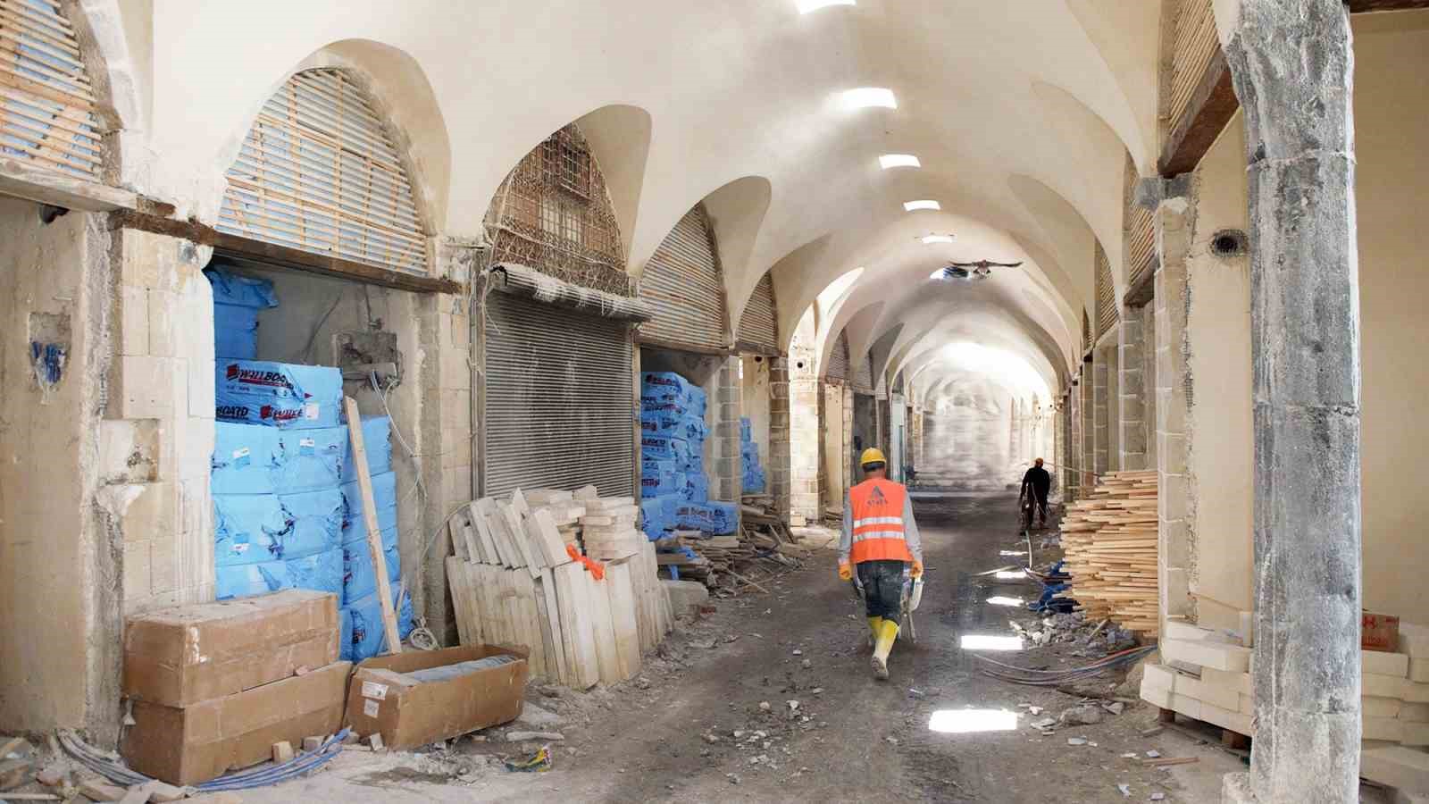 Tarihi kapalı çarşıda çalışmalar hızla sürüyor