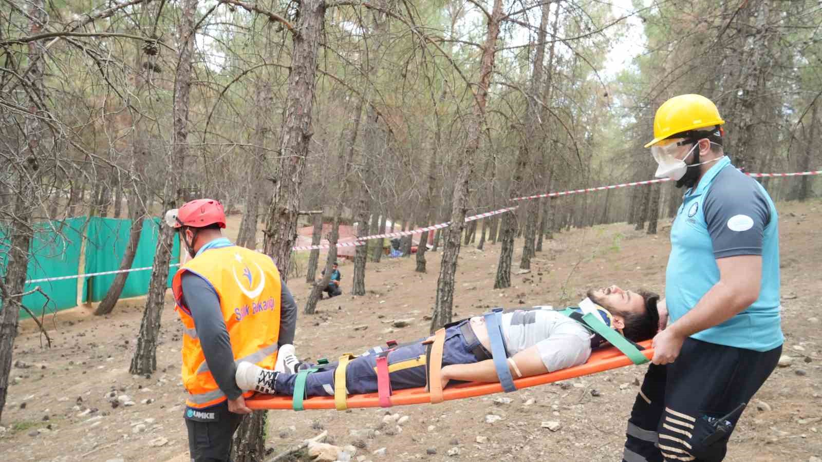 UMKE’den nefes kesen tatbikat
