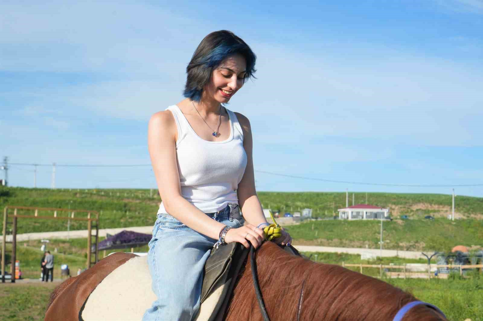 Muş’ta atlı binicilik kulübü, ata sporunu gelecek nesillere aktarıyor
