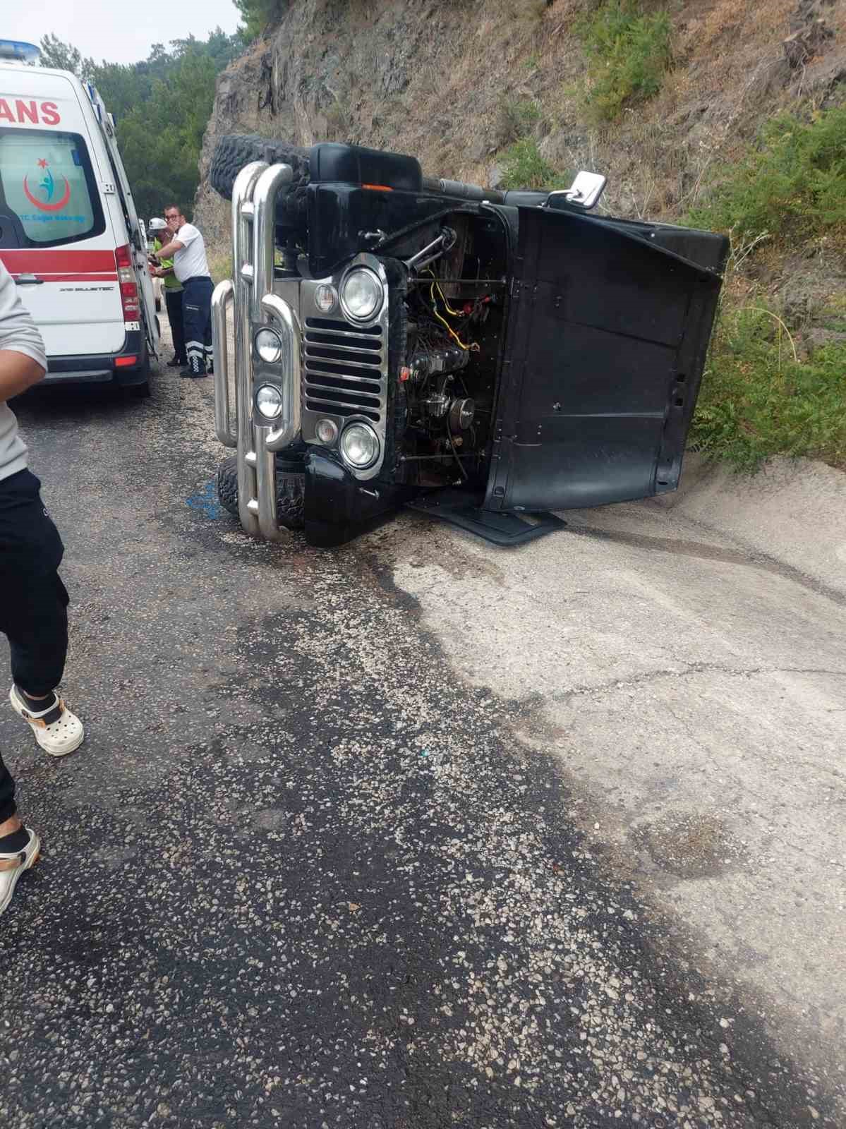 Marmaris-Dat&ccedil;a karayolunda kaza: 2 yaralı
