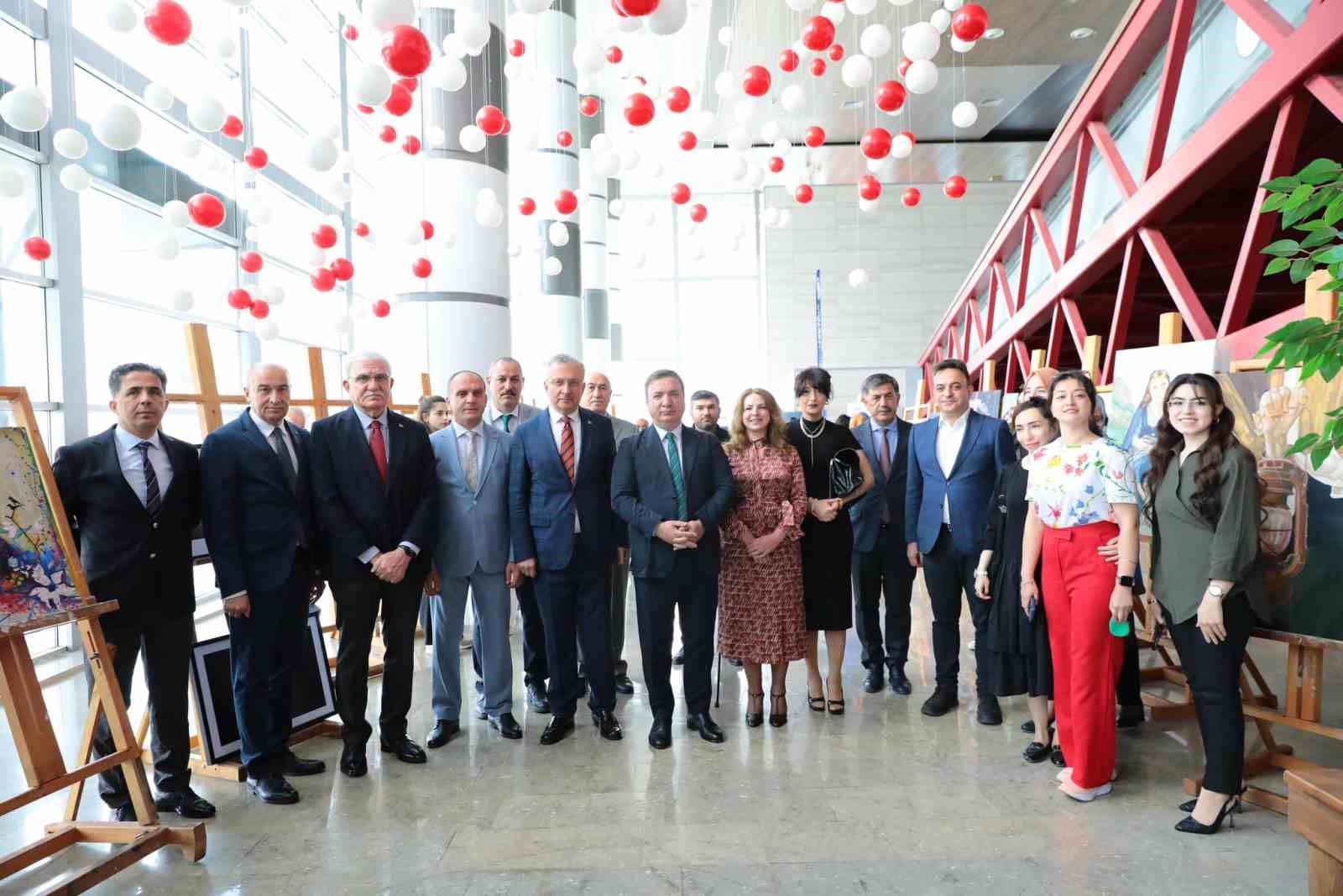 "EBY&Uuml; Geleneksel Mezun Buluşması" d&uuml;zenlendi
