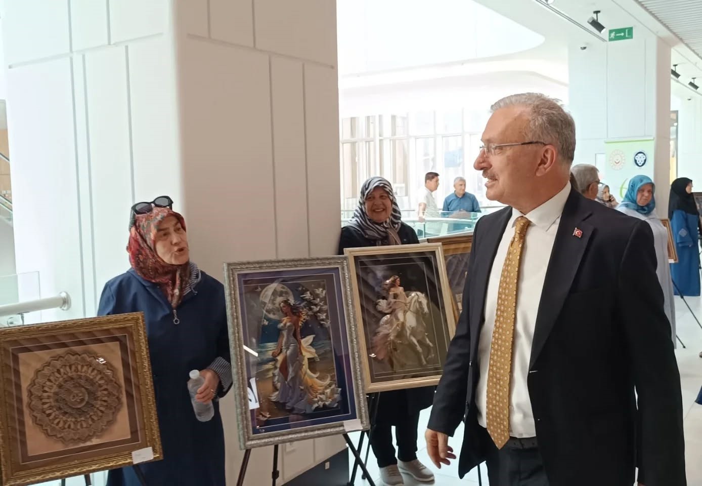 Tazelenme &Uuml;niversitesi R&ouml;lyef Sergisi sergilendi
