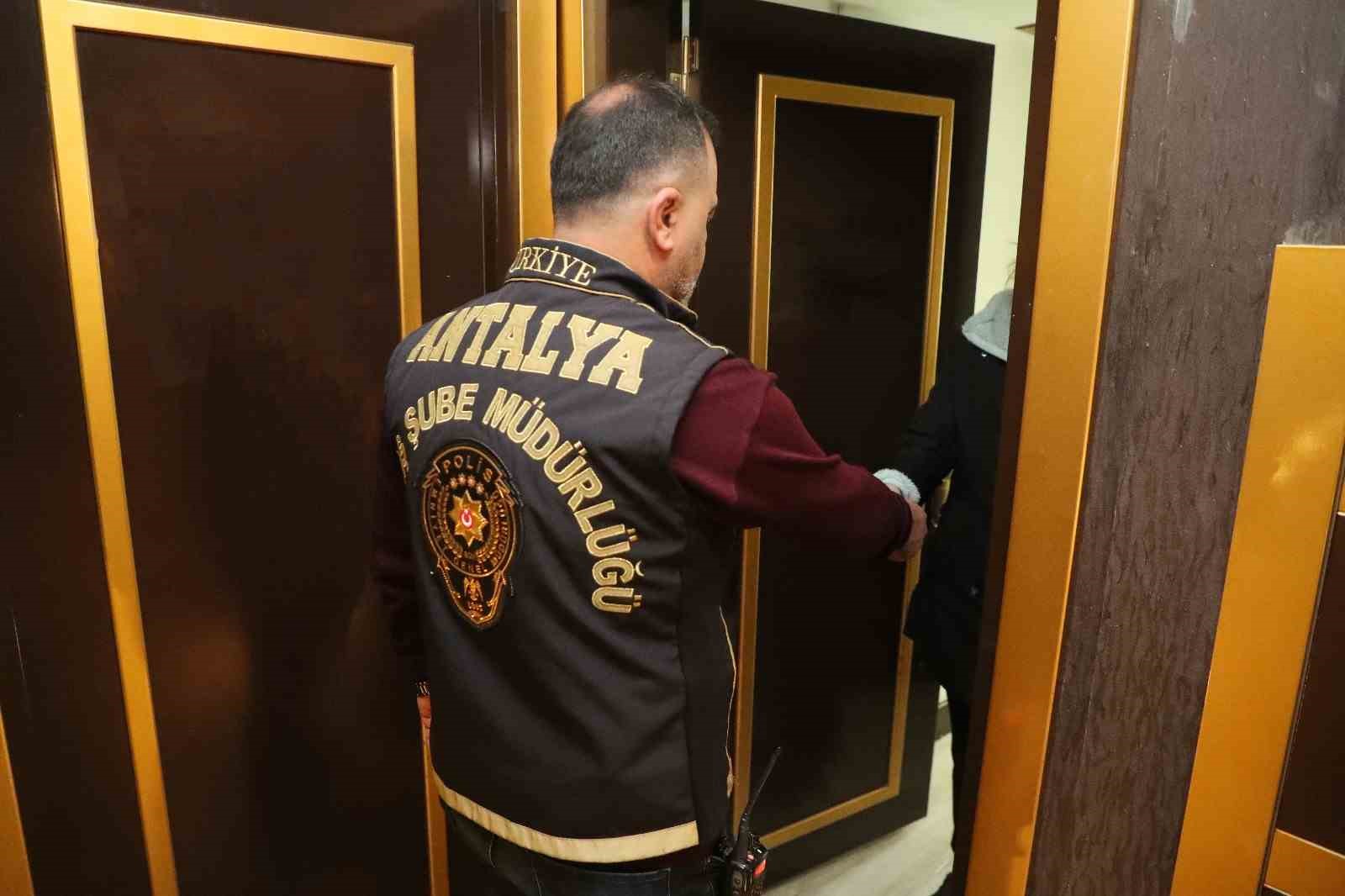 Antalya’da günübirlik konaklama yerlerine denetim: 1 işletme ve 5 kişiye ceza