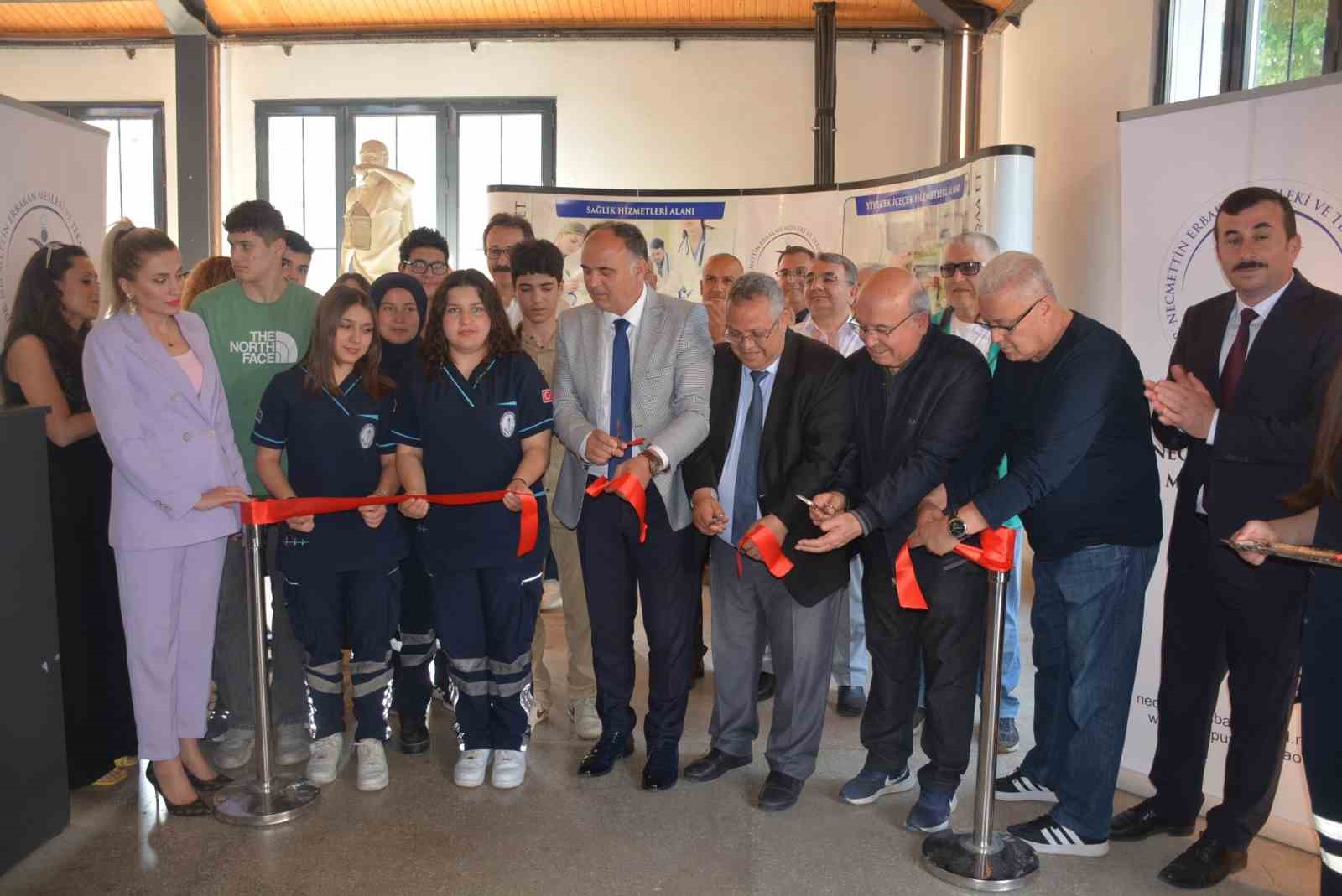 Sinop’ta liseli öğrencilerden yıl sonu sergisi