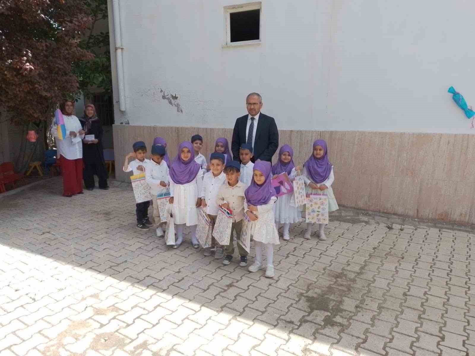 Elazığ&rsquo;da 4 -6 yaş Kur&rsquo;an kursunda mezuniyet heyecanı
