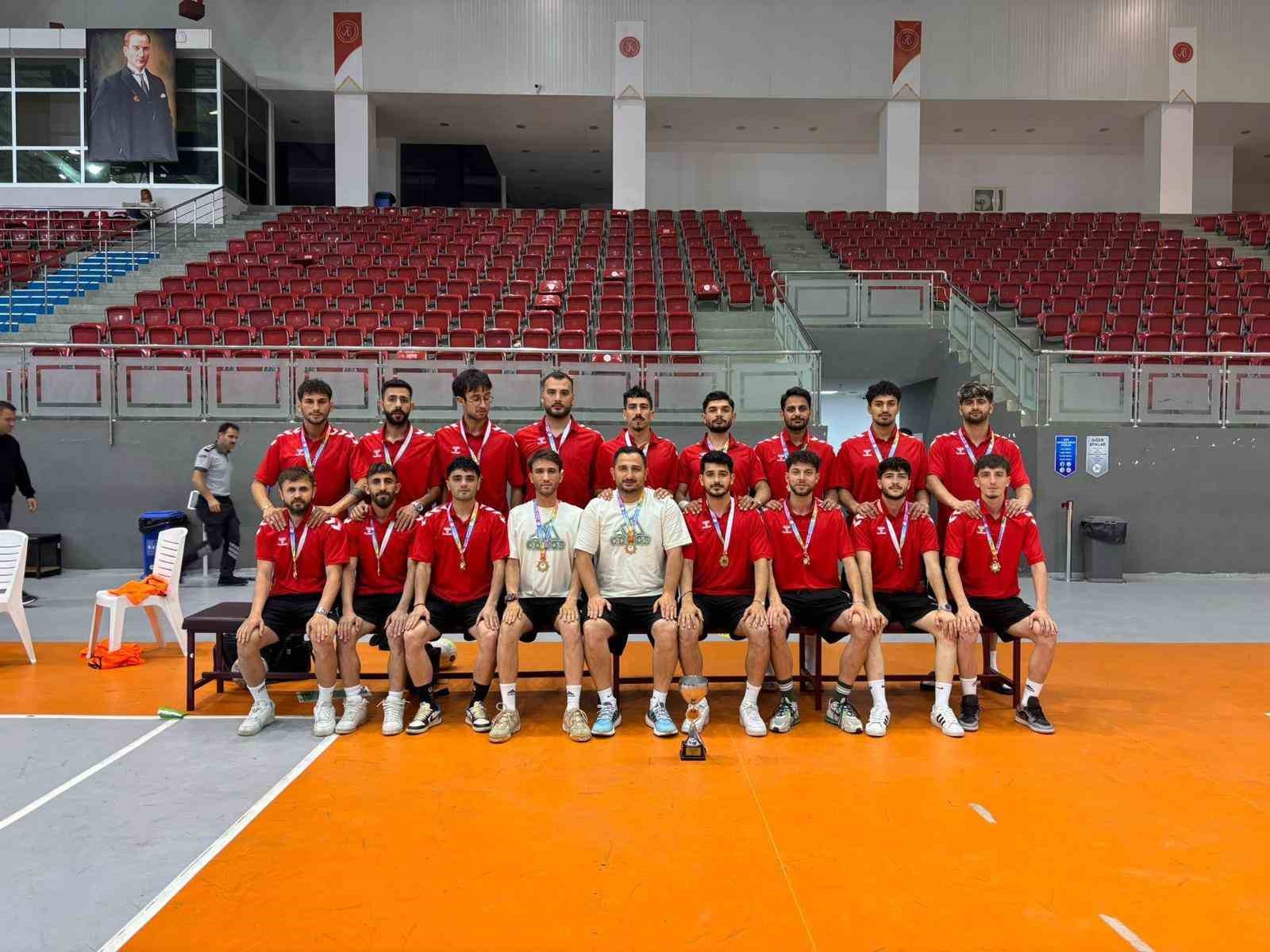 Atatürk Üniversitesi, salon futbolunda da Türkiye Şampiyonu olarak süper lige yükseldi