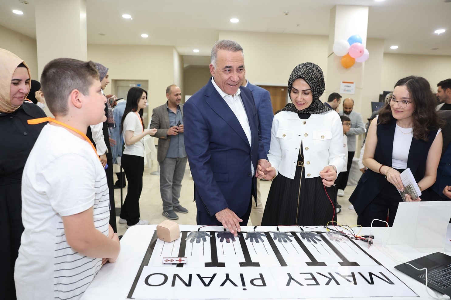 Sultangazi’de Bilim Merkezi’nde mezuniyet coşkusu