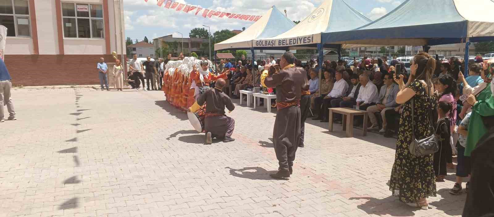Gölbaşı Halk Eğitim Merkezi yılsonu sergisi açıldı