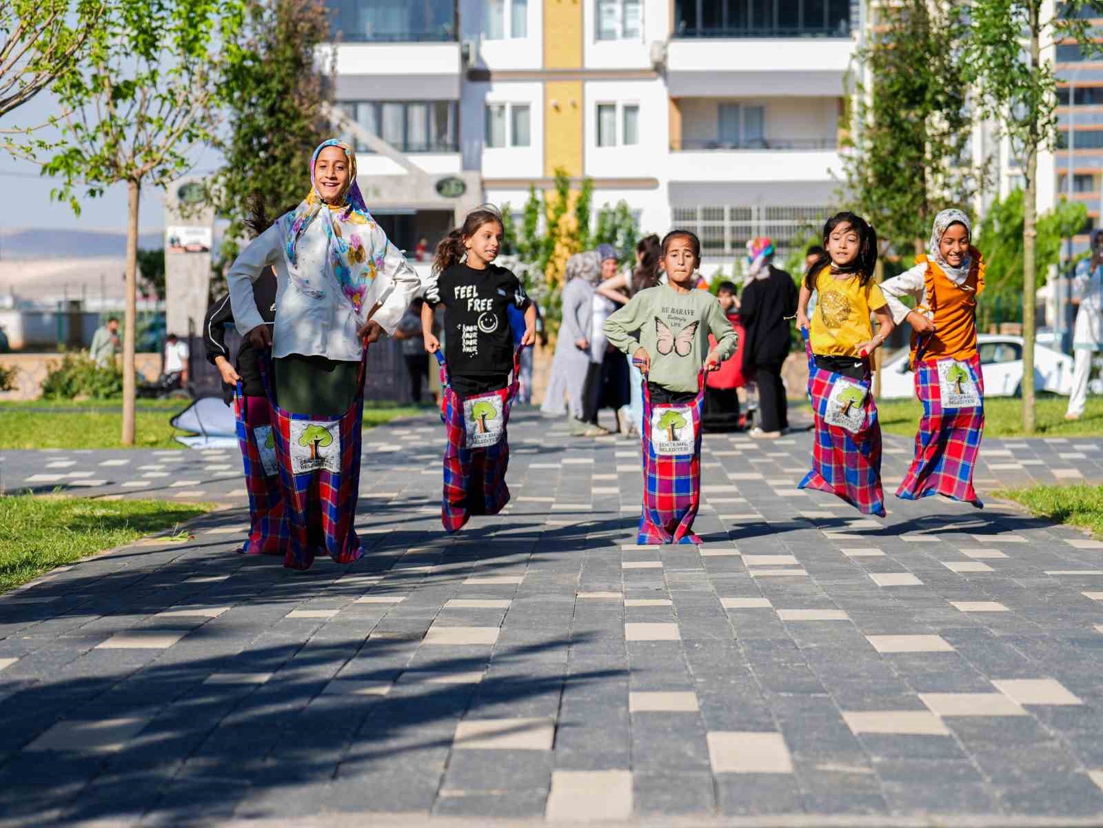Şehitkamil &ccedil;ocuk şenlikleri başladı
