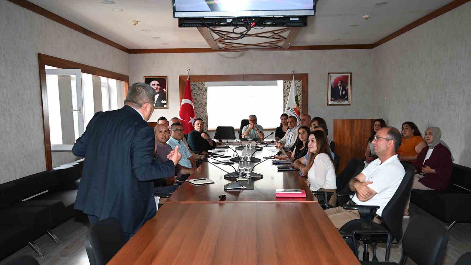 Kemer Belediyesi’nde halkla ilişkiler ve iletişim semineri
