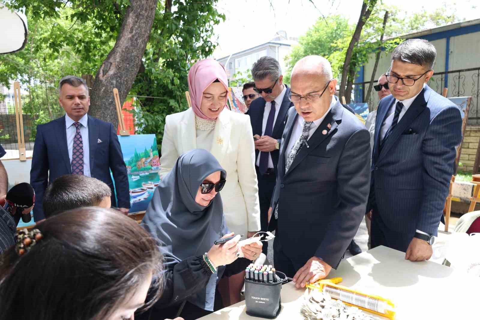 Ağrı’da kursiyerler el emeği ürünlerini sergiledi