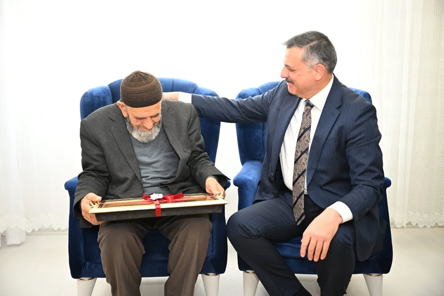 Şehit babasına vefa
