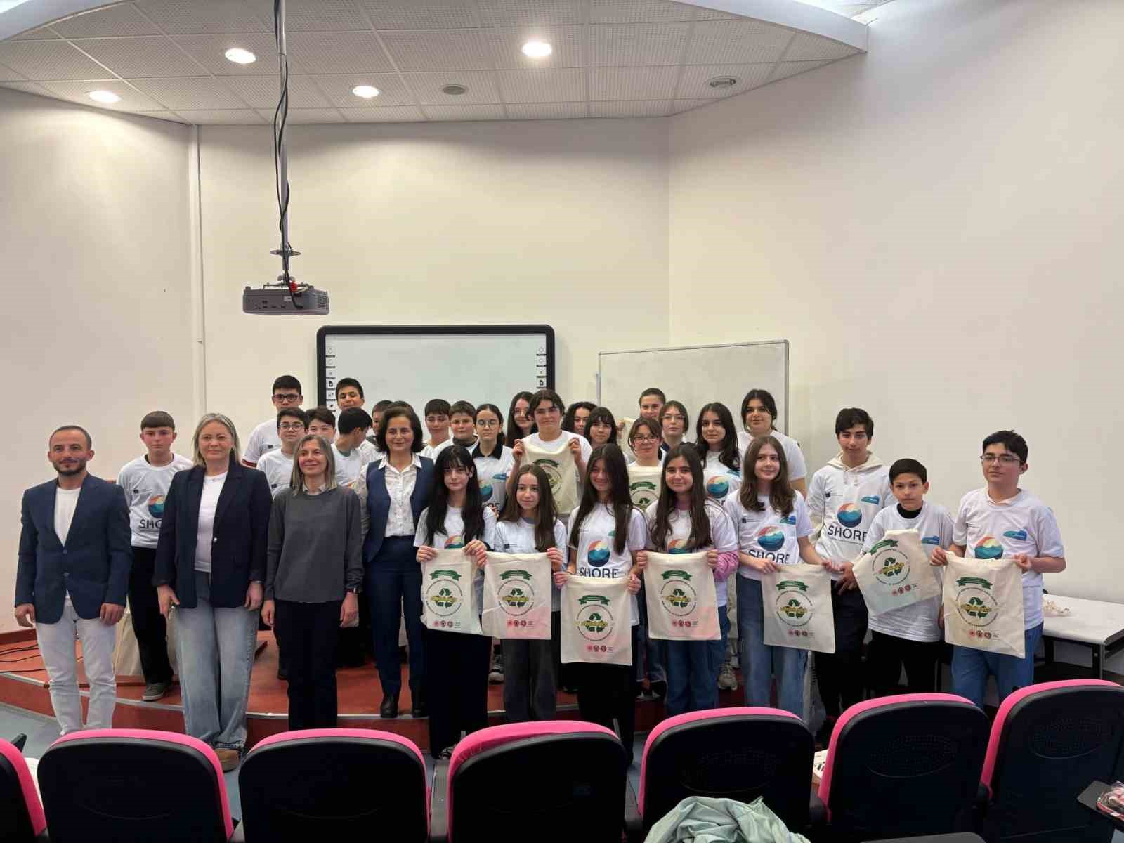 Karadeniz’deki mikroplastik kirliliği öğrencilerle incelendi