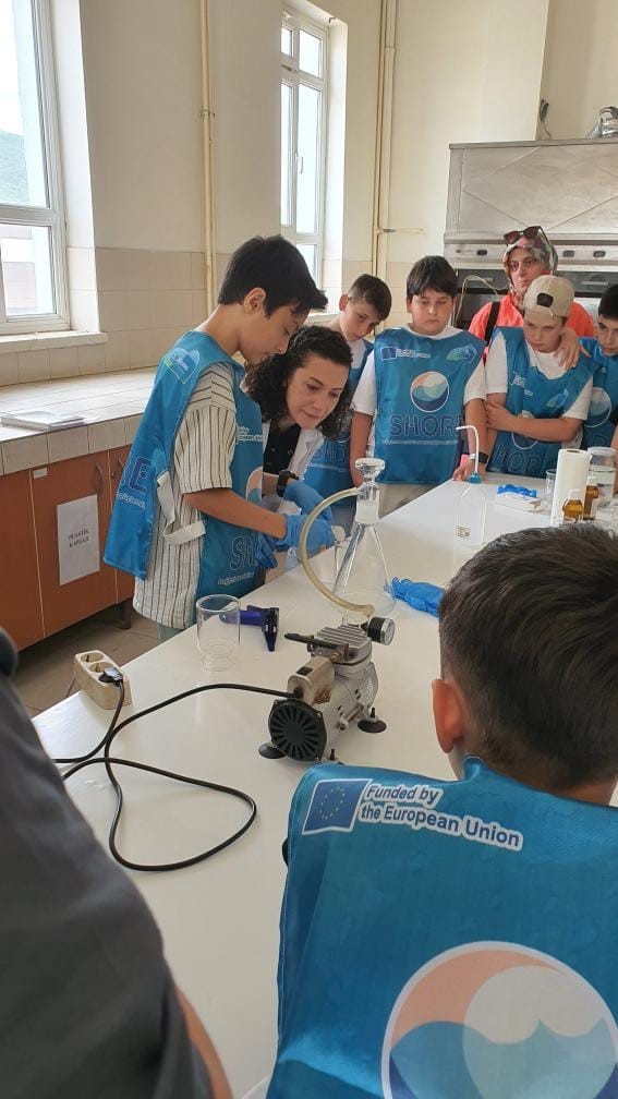 Karadeniz&rsquo;deki mikroplastik kirliliği &ouml;ğrencilerle incelendi
