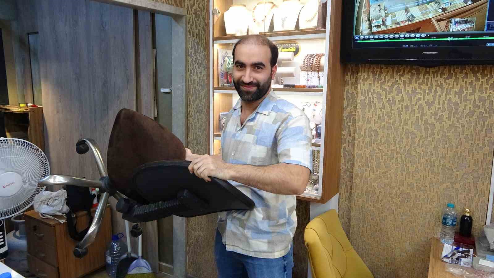 Sultanbeyli’de silahlı soygun girişimini sandalye atarak engelleyen kuyumcu çalışanı yaşananları anlattı