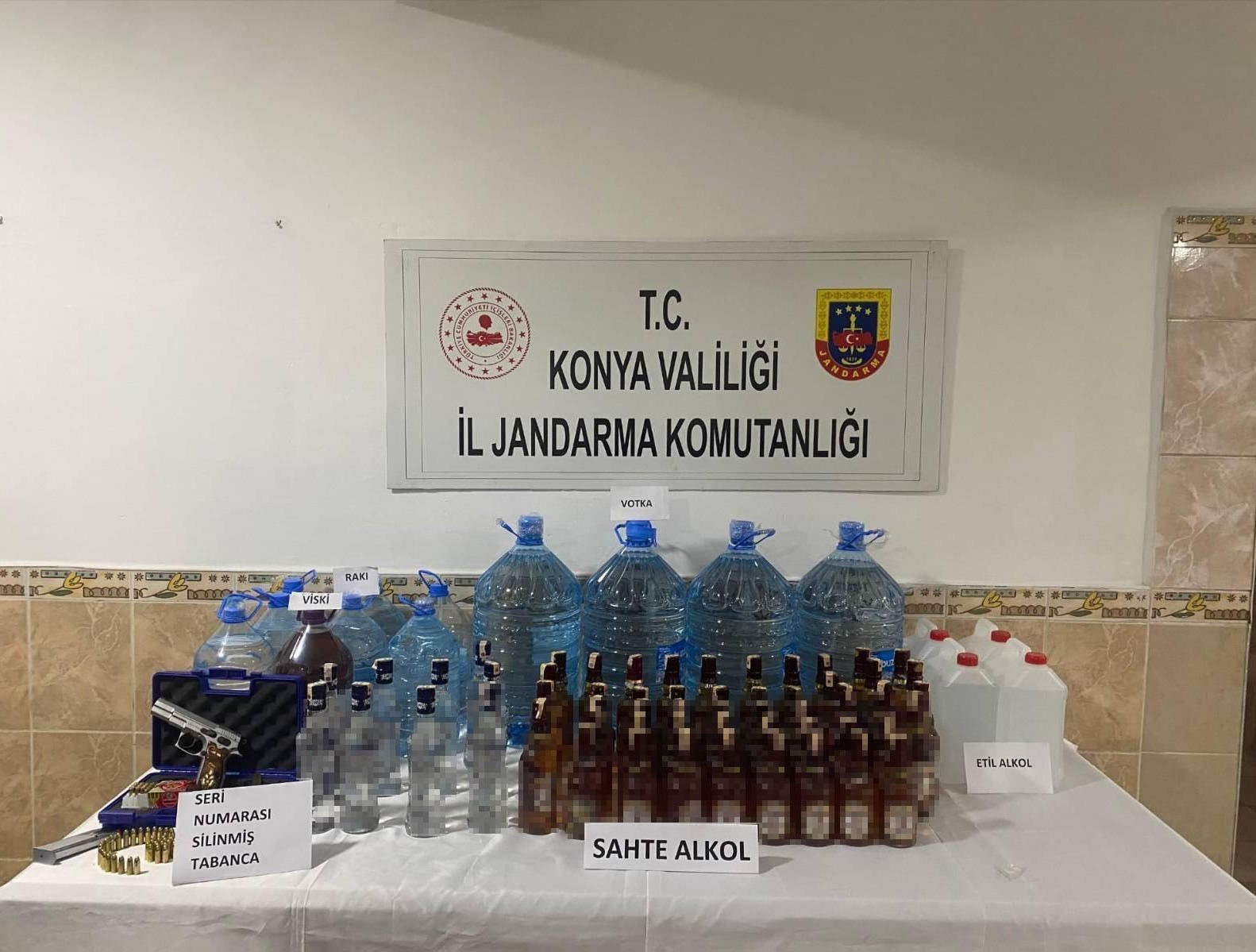 Jandarmadan ka&ccedil;ak&ccedil;ılara operasyon
