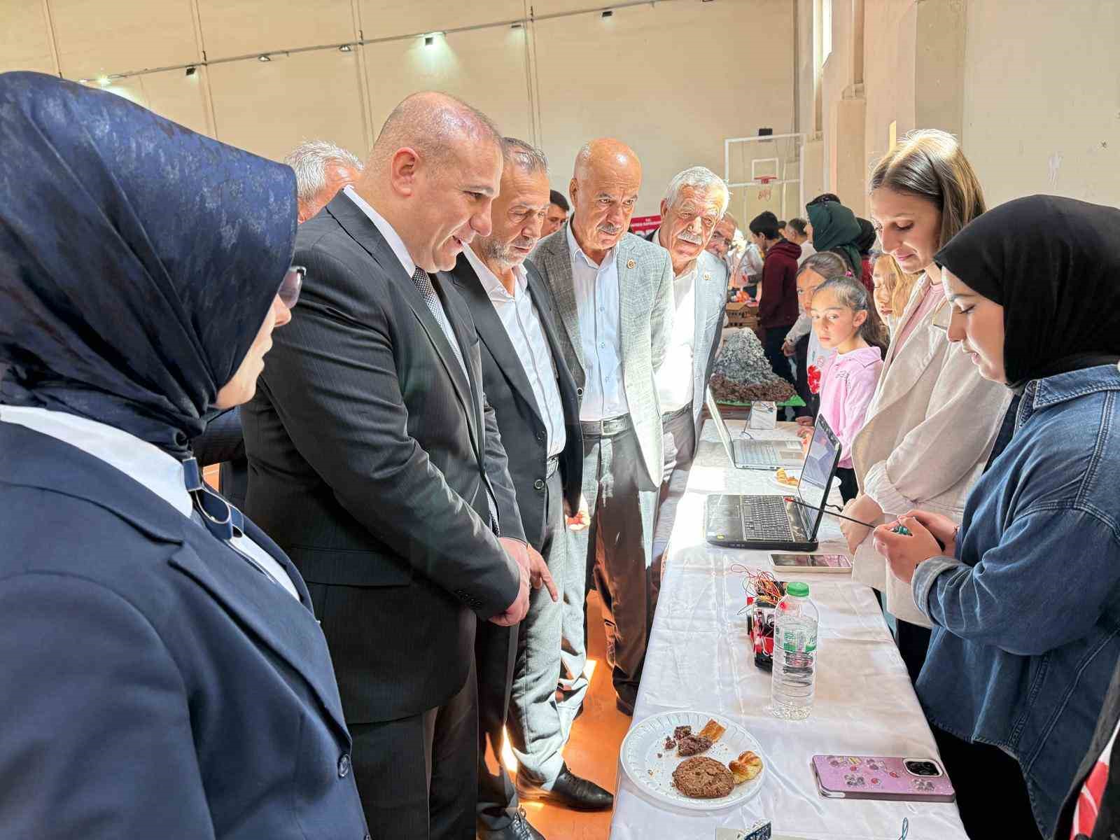 Patnos&rsquo;ta "Bilim Sanat ve Eğitim Ş&ouml;leni " d&uuml;zenlendi
